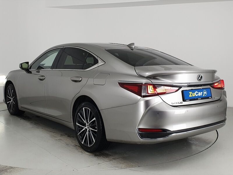 More views of Lexus ES