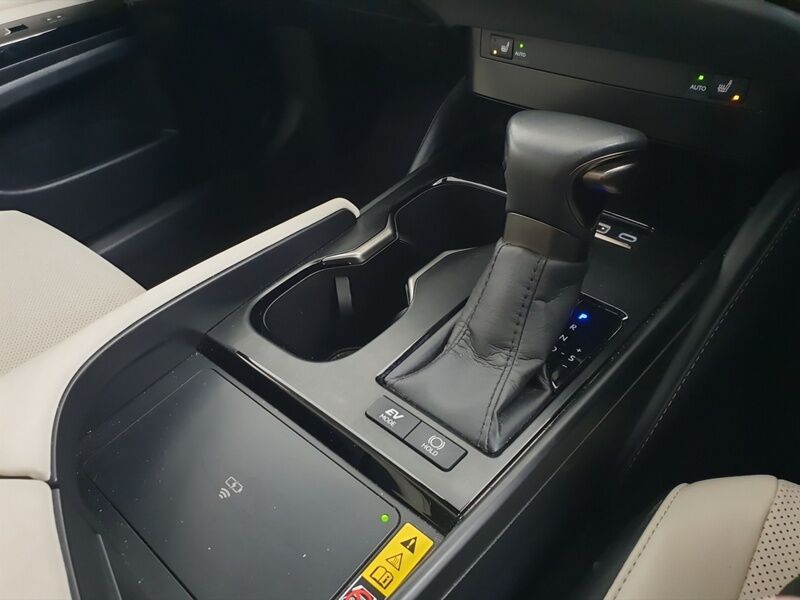 More views of Lexus ES