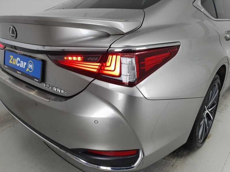 More views of Lexus ES