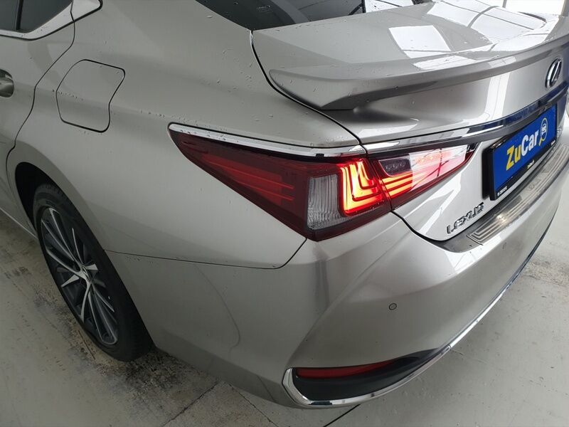 More views of Lexus ES