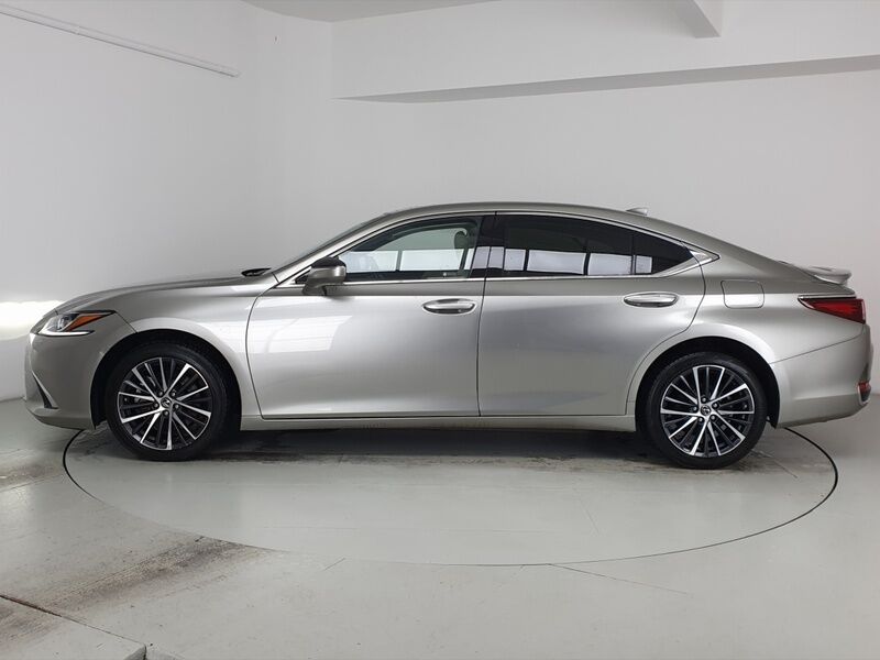 More views of Lexus ES