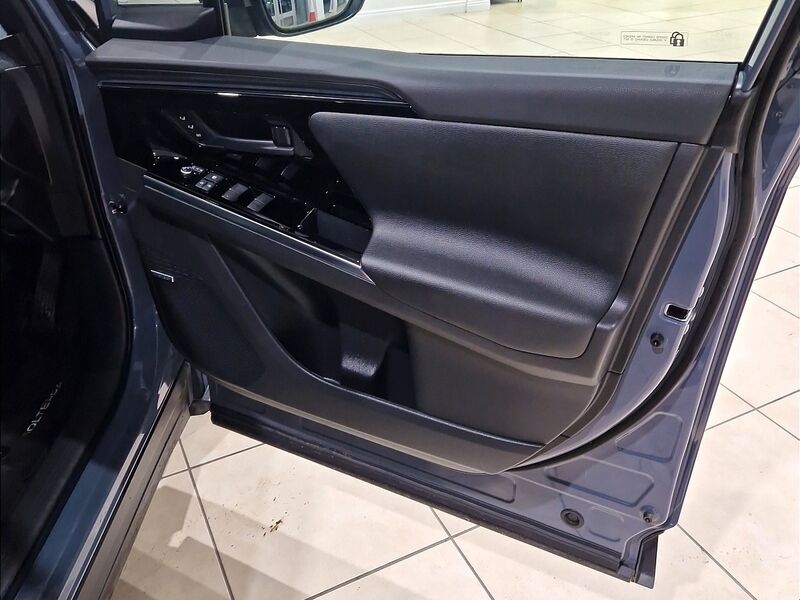 More views of Subaru Solterra