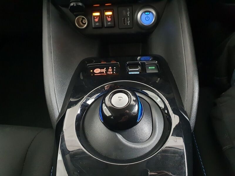 More views of Nissan Leaf