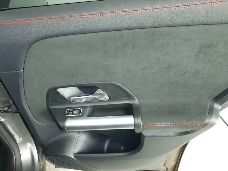 More views of Mercedes-Benz EQA