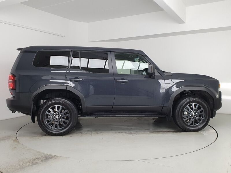 More views of Toyota Land Cruiser