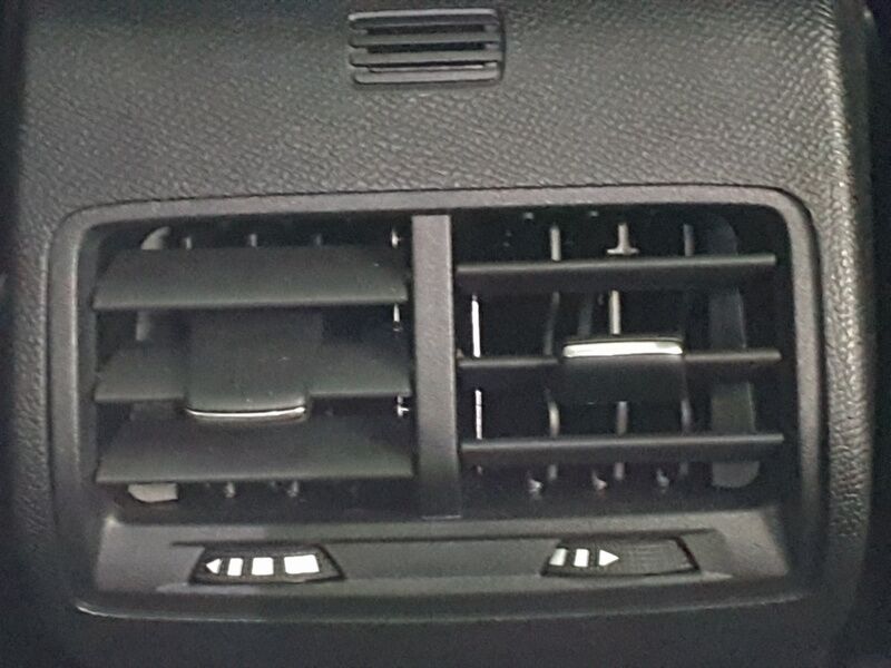 More views of Citroen e-C4 X