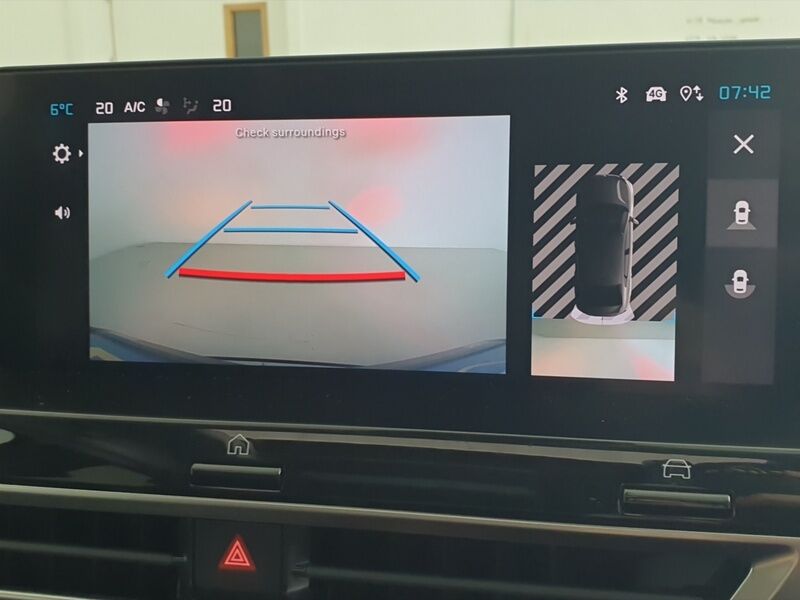 More views of Citroen e-C4 X