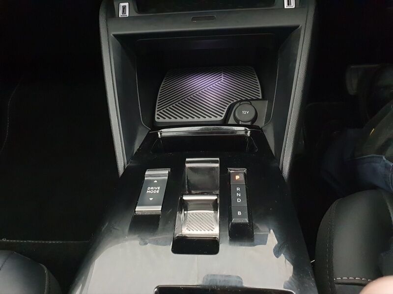 More views of Citroen e-C4 X