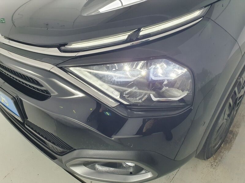 More views of Citroen e-C4 X