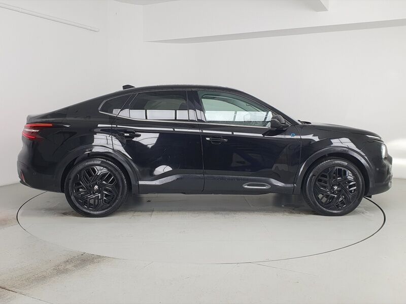 More views of Citroen e-C4 X