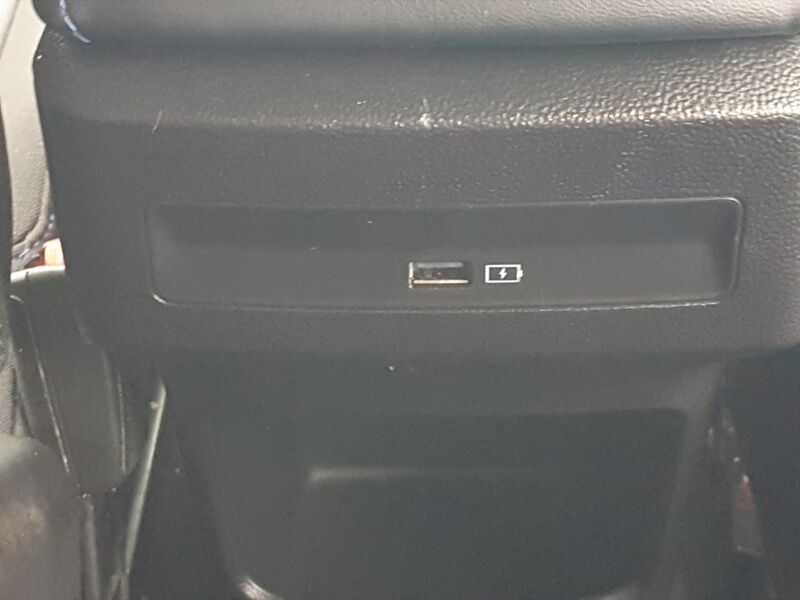 More views of MG MG4