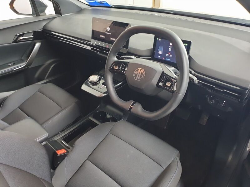 More views of MG MG4