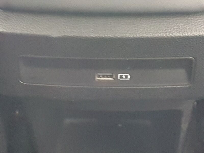 More views of MG MG4