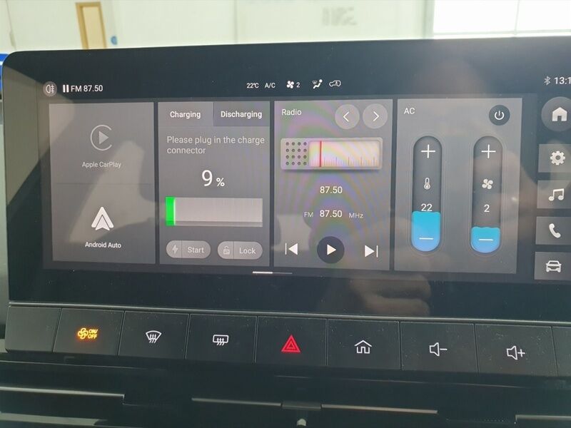 More views of MG MG4