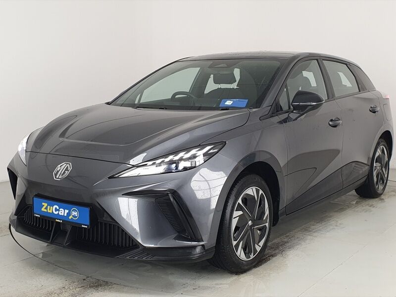 More views of MG MG4