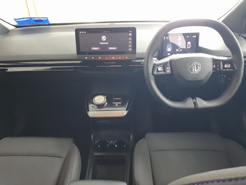 More views of MG MG4