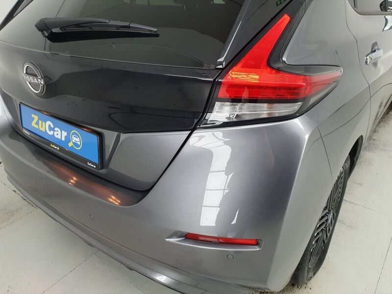 More views of Nissan Leaf