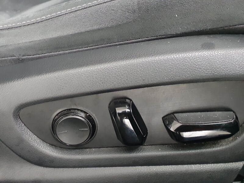 More views of Lexus UX