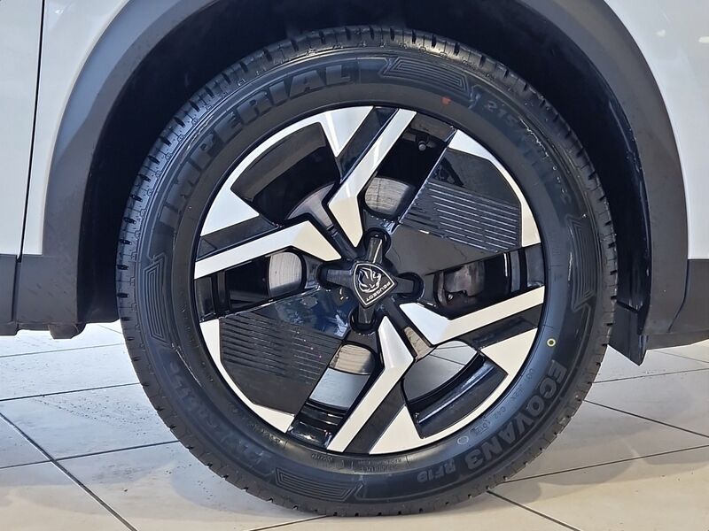 More views of Peugeot 2008