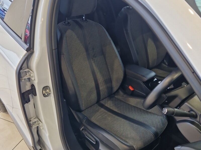 More views of Peugeot 2008