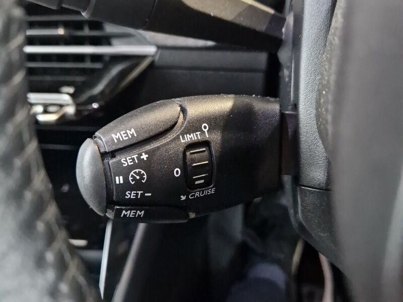 More views of Peugeot 2008