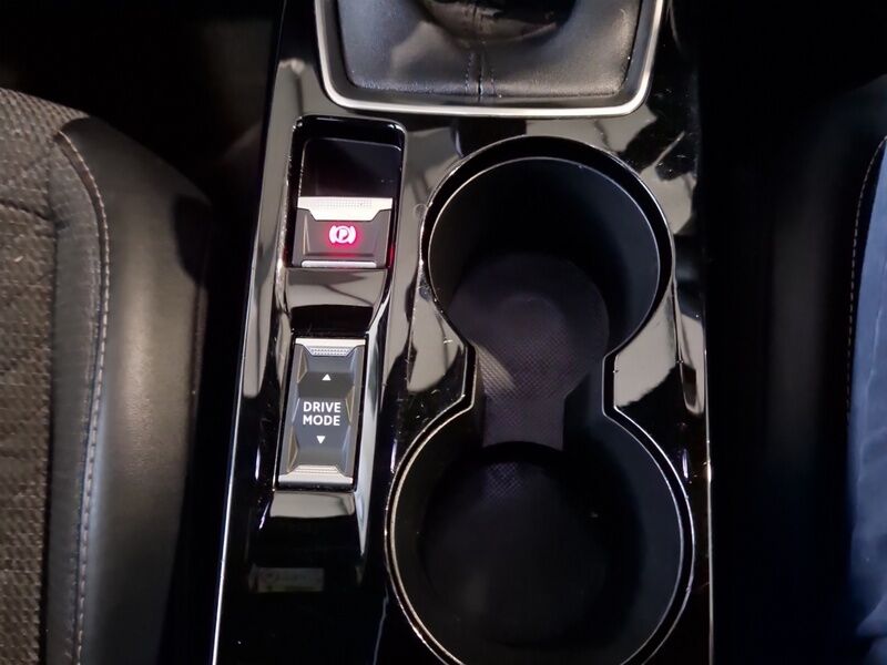 More views of Peugeot 2008