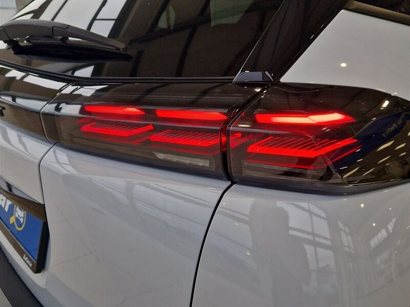 More views of Peugeot 2008