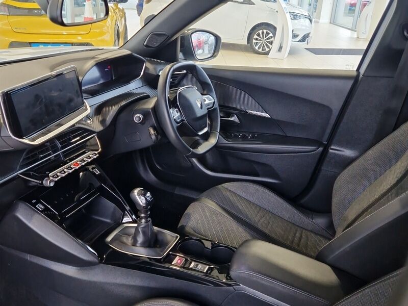 More views of Peugeot 2008