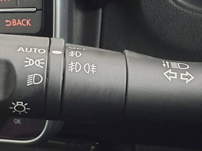 More views of Nissan Leaf