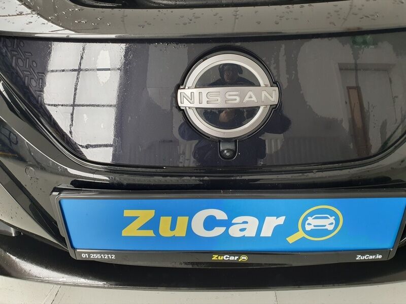 More views of Nissan Leaf