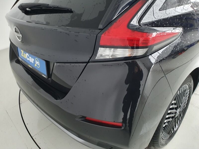 More views of Nissan Leaf