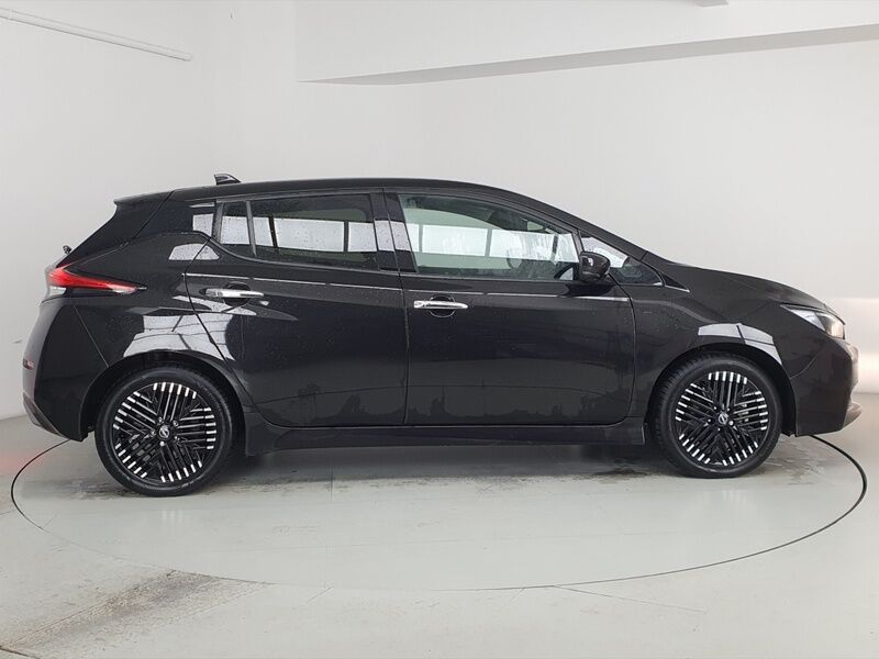 More views of Nissan Leaf