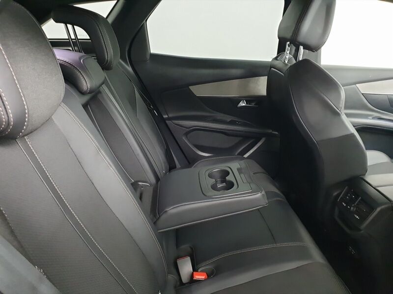 More views of Peugeot 3008