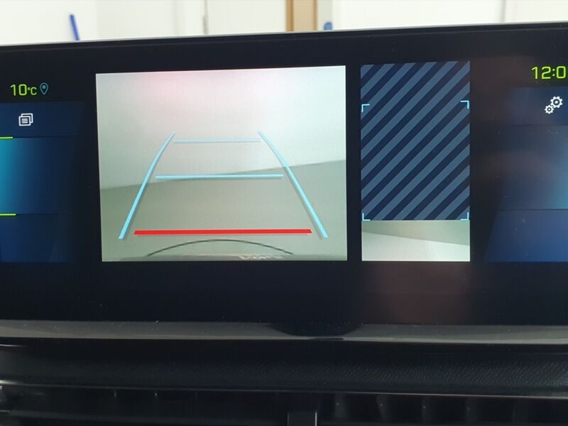 More views of Peugeot 3008