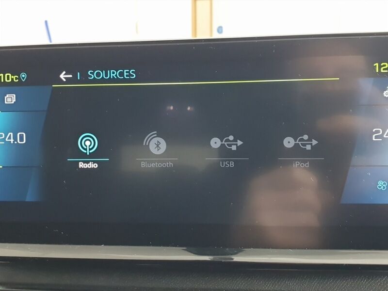 More views of Peugeot 3008