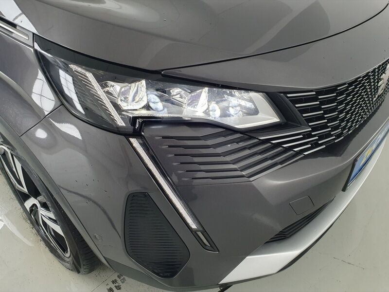 More views of Peugeot 3008