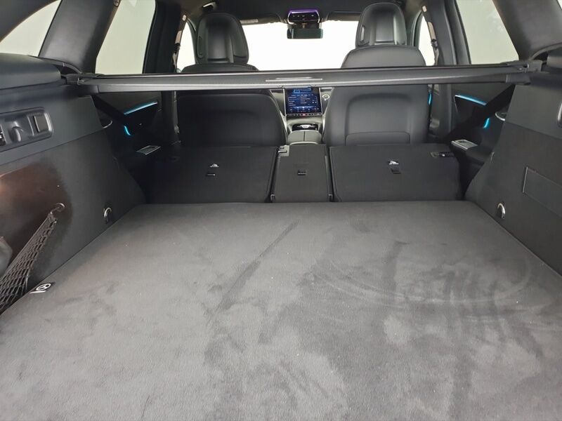 More views of Mercedes-Benz GLC