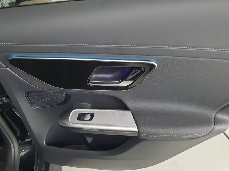 More views of Mercedes-Benz GLC