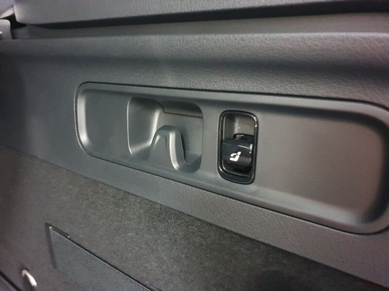 More views of Mercedes-Benz GLC