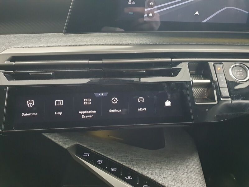 More views of Peugeot 3008