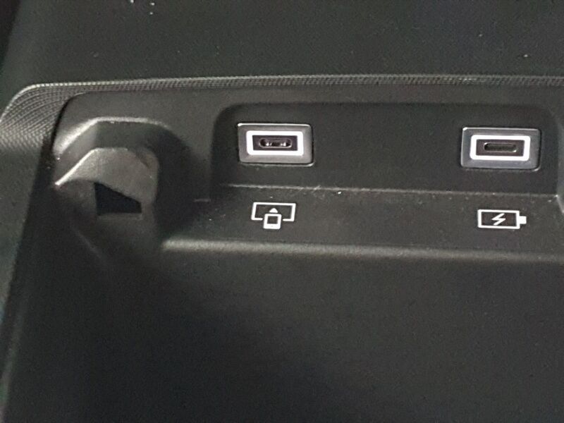 More views of Peugeot 3008