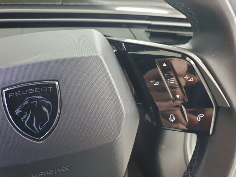 More views of Peugeot 3008