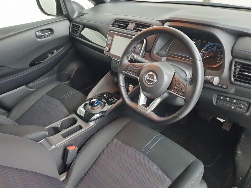 More views of Nissan Leaf