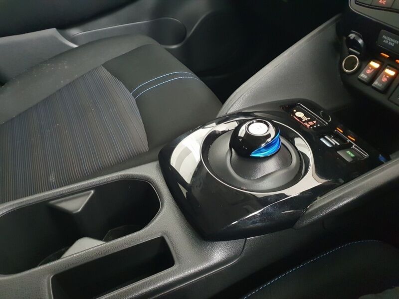 More views of Nissan Leaf