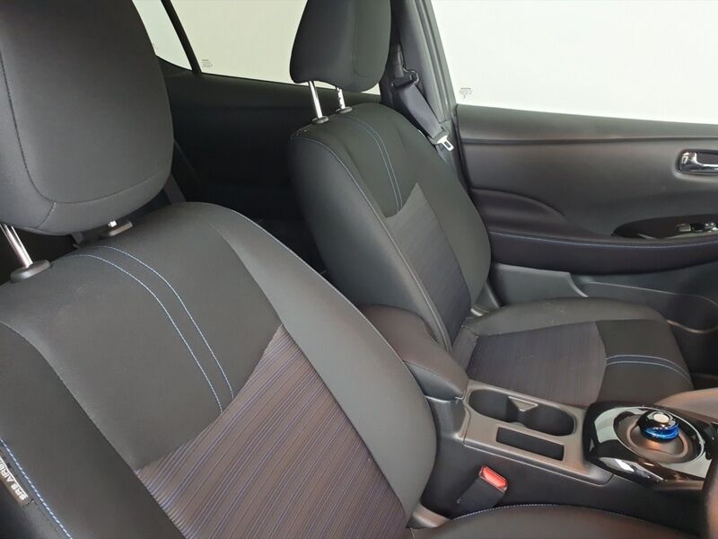 More views of Nissan Leaf