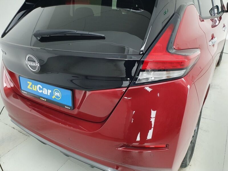 More views of Nissan Leaf