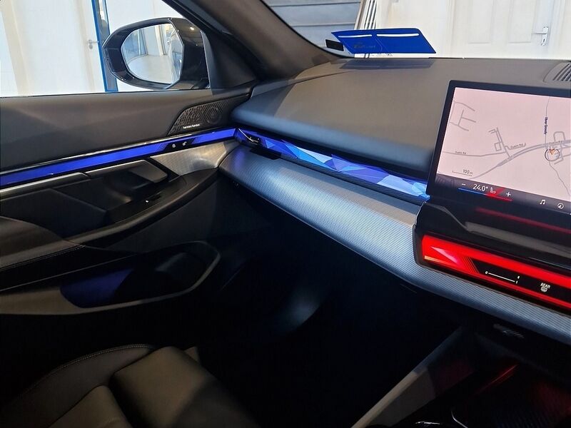 More views of BMW i5