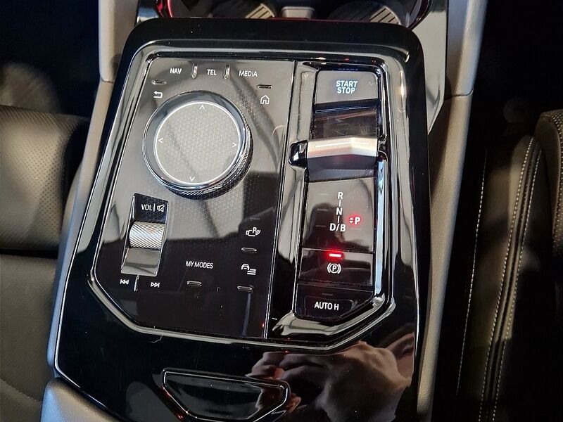 More views of BMW i5