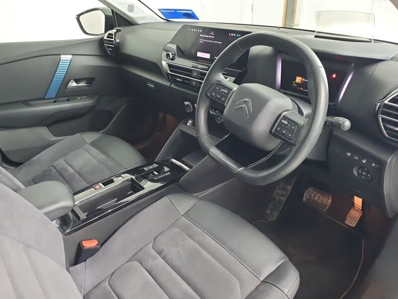 More views of Citroen e-C4 X