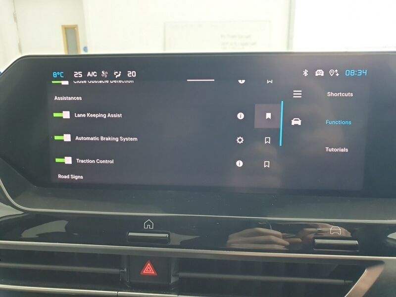 More views of Citroen e-C4 X